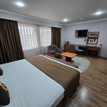 Ziyorat Luxury Hotel Fergana Bagian luar foto