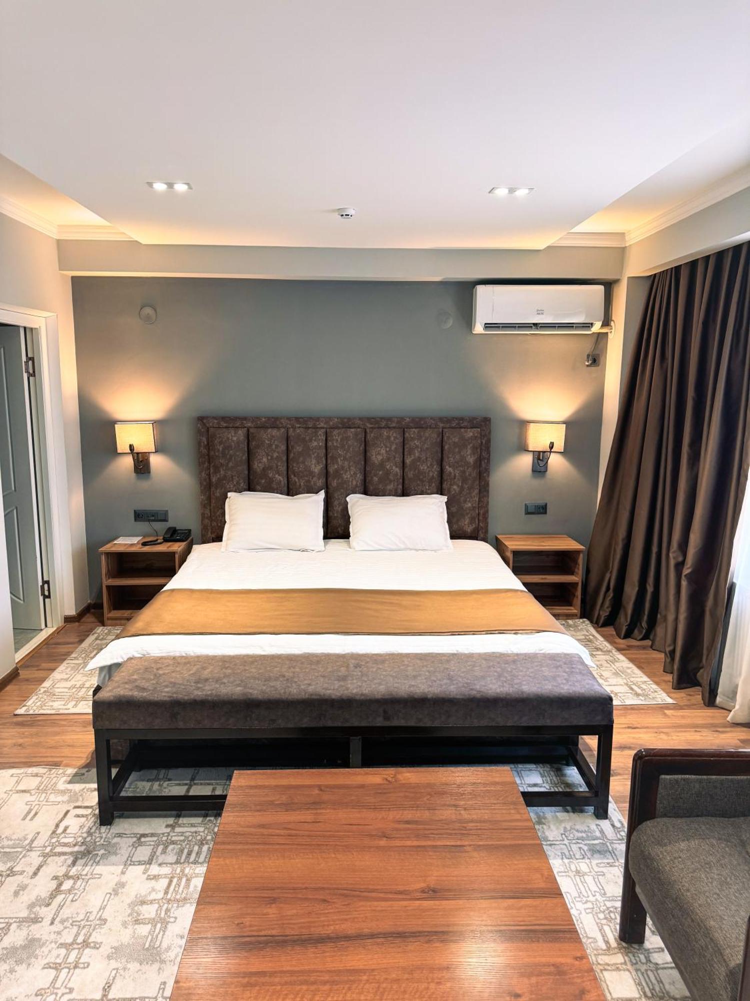 Ziyorat Luxury Hotel Fergana Bagian luar foto
