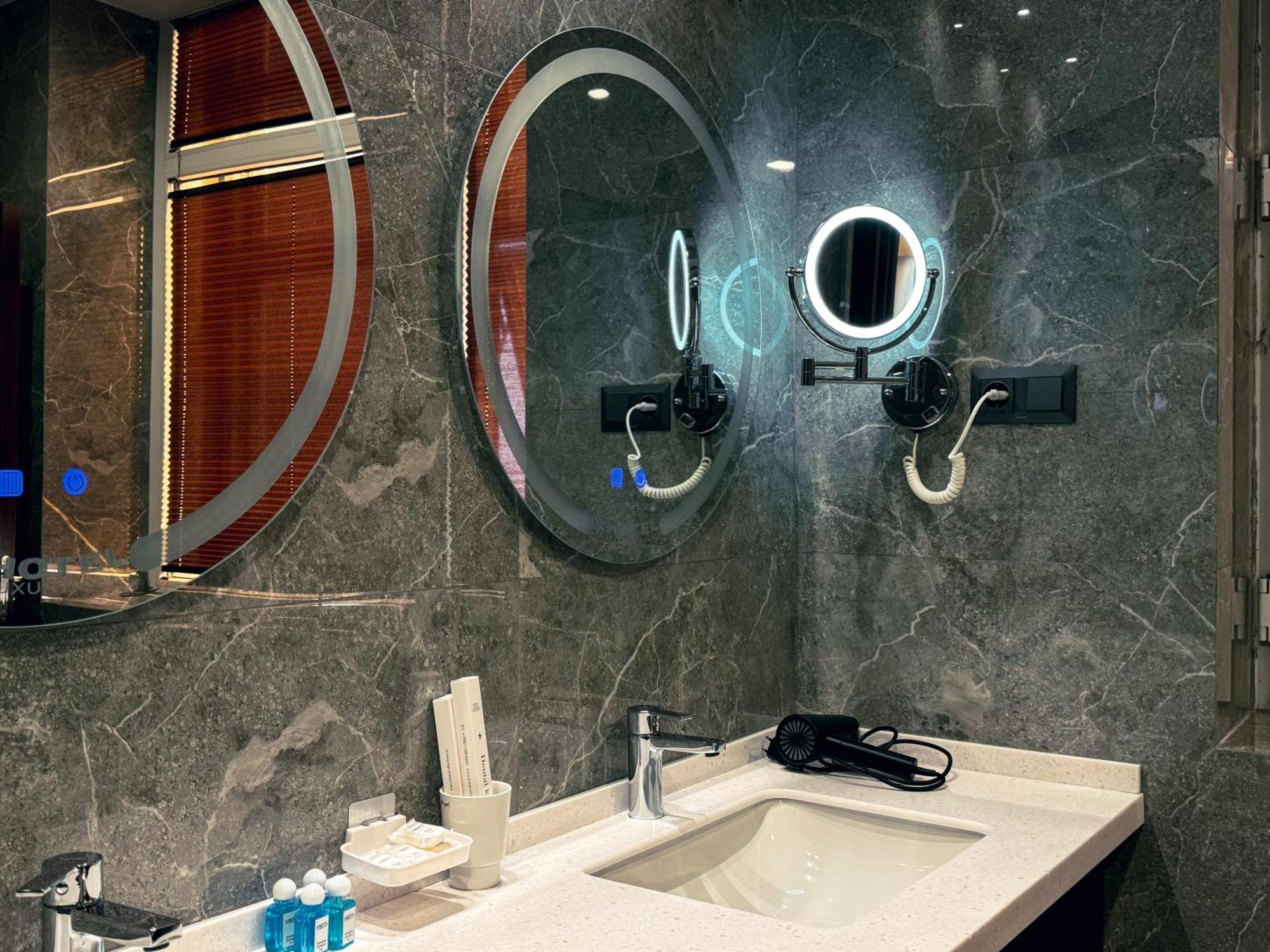 Ziyorat Luxury Hotel Fergana Bagian luar foto