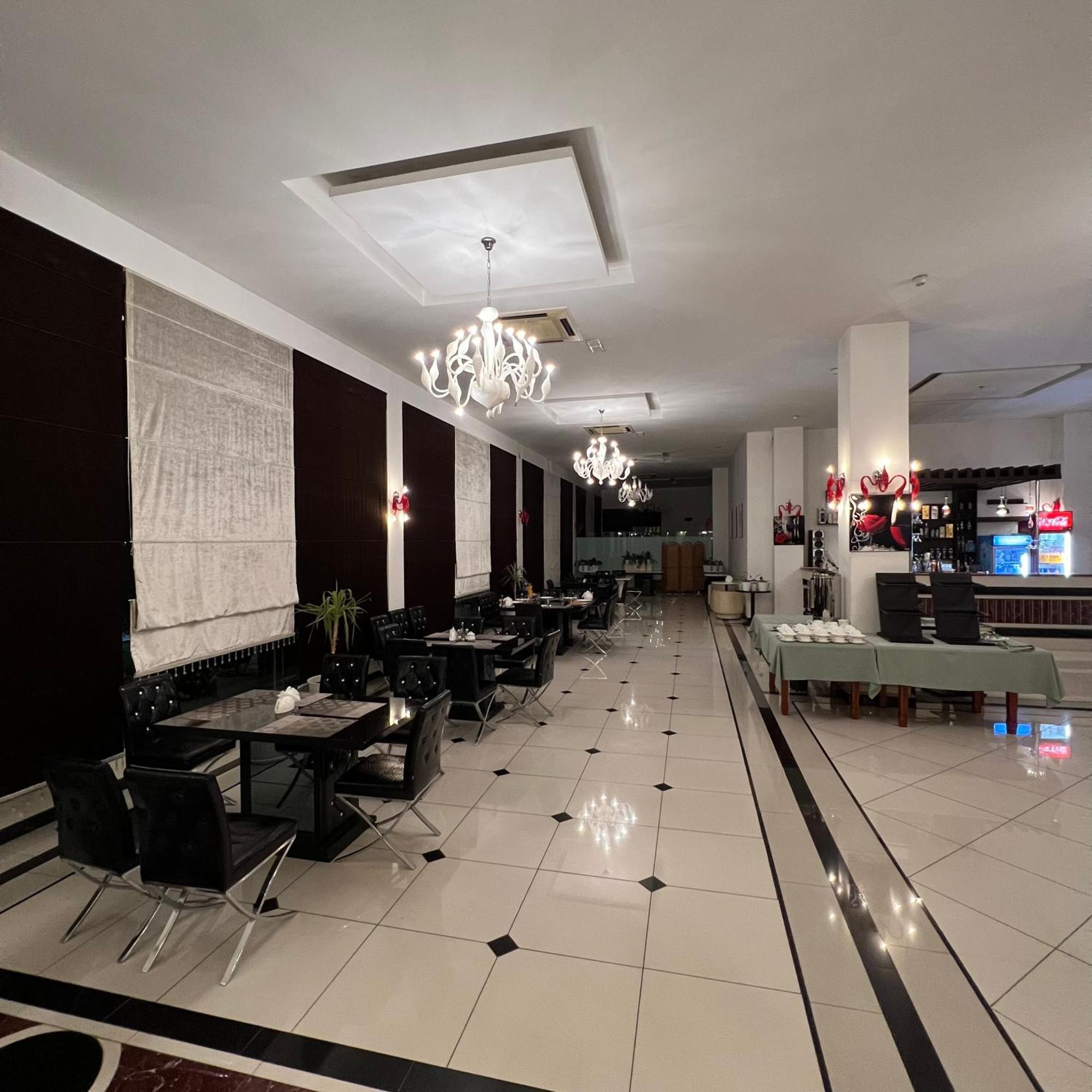 Ziyorat Luxury Hotel Fergana Bagian luar foto