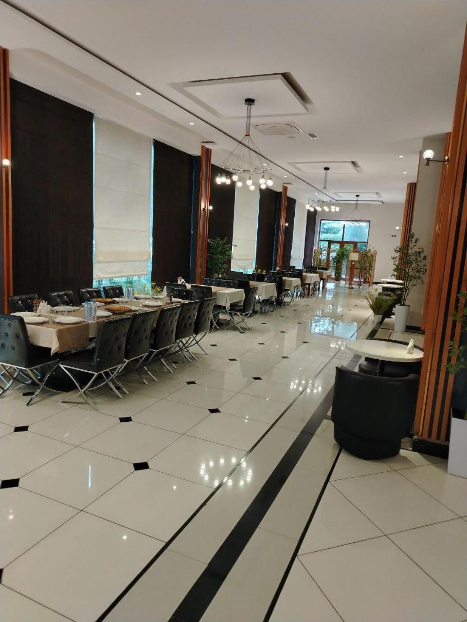 Ziyorat Luxury Hotel Fergana Bagian luar foto