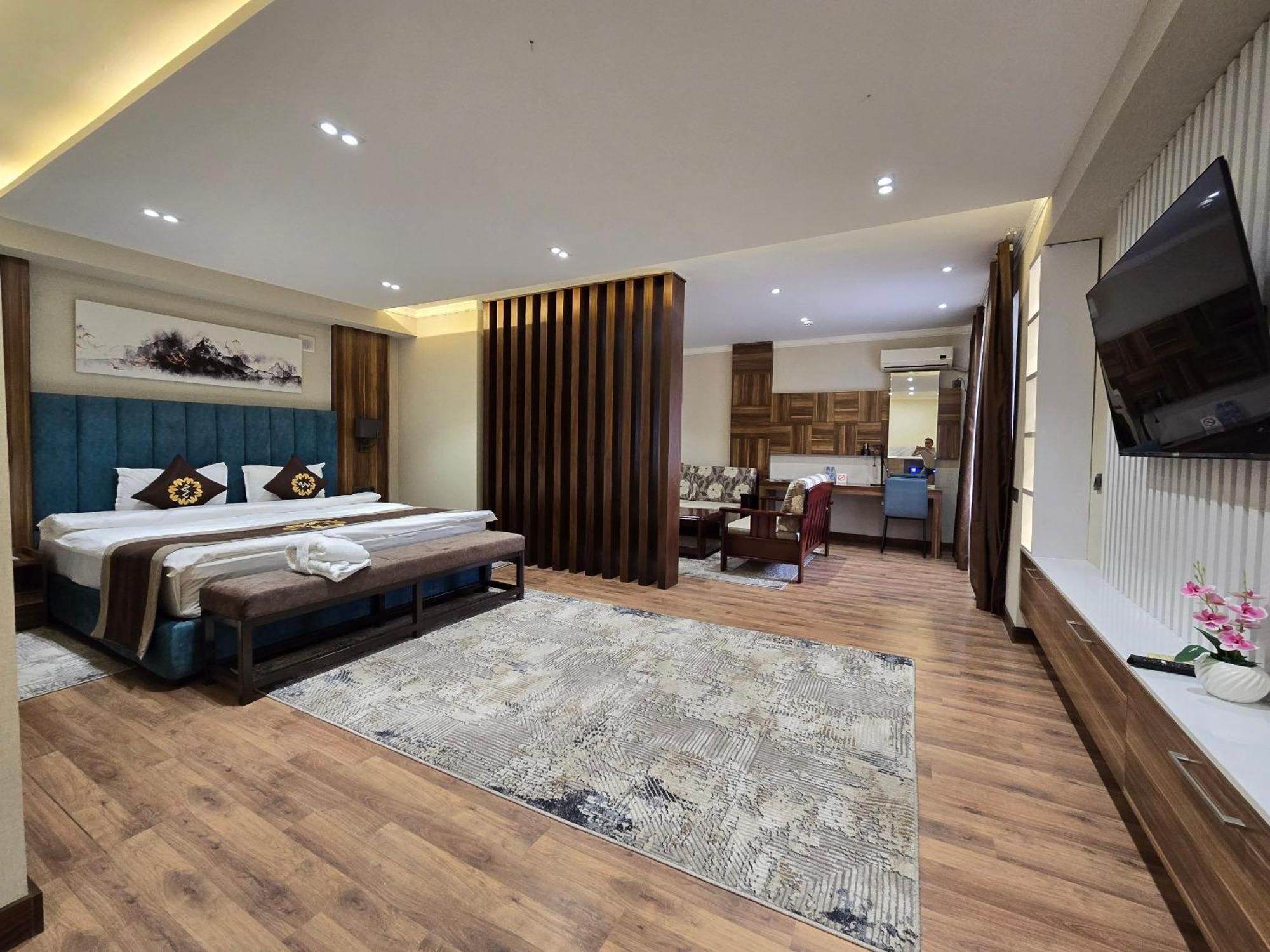 Ziyorat Luxury Hotel Fergana Bagian luar foto