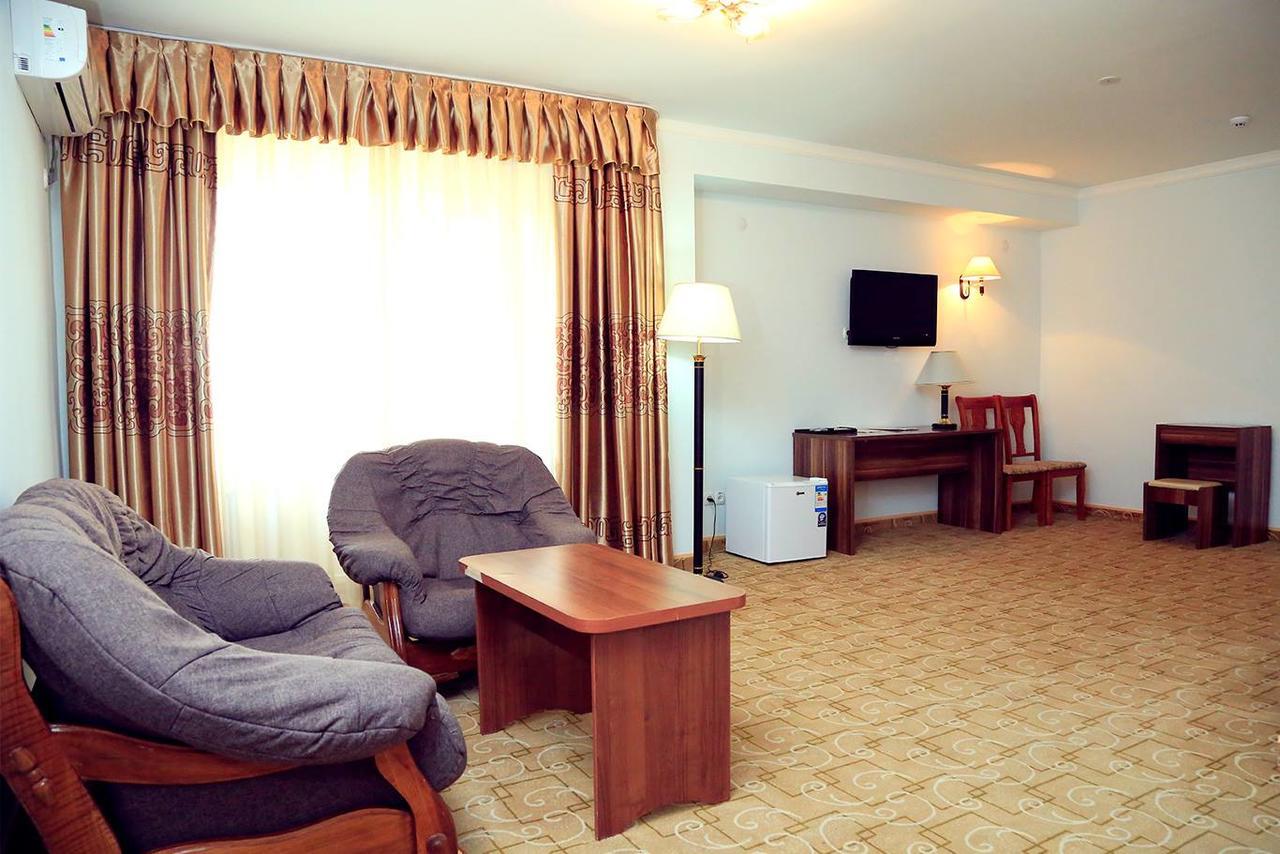Ziyorat Luxury Hotel Fergana Bagian luar foto