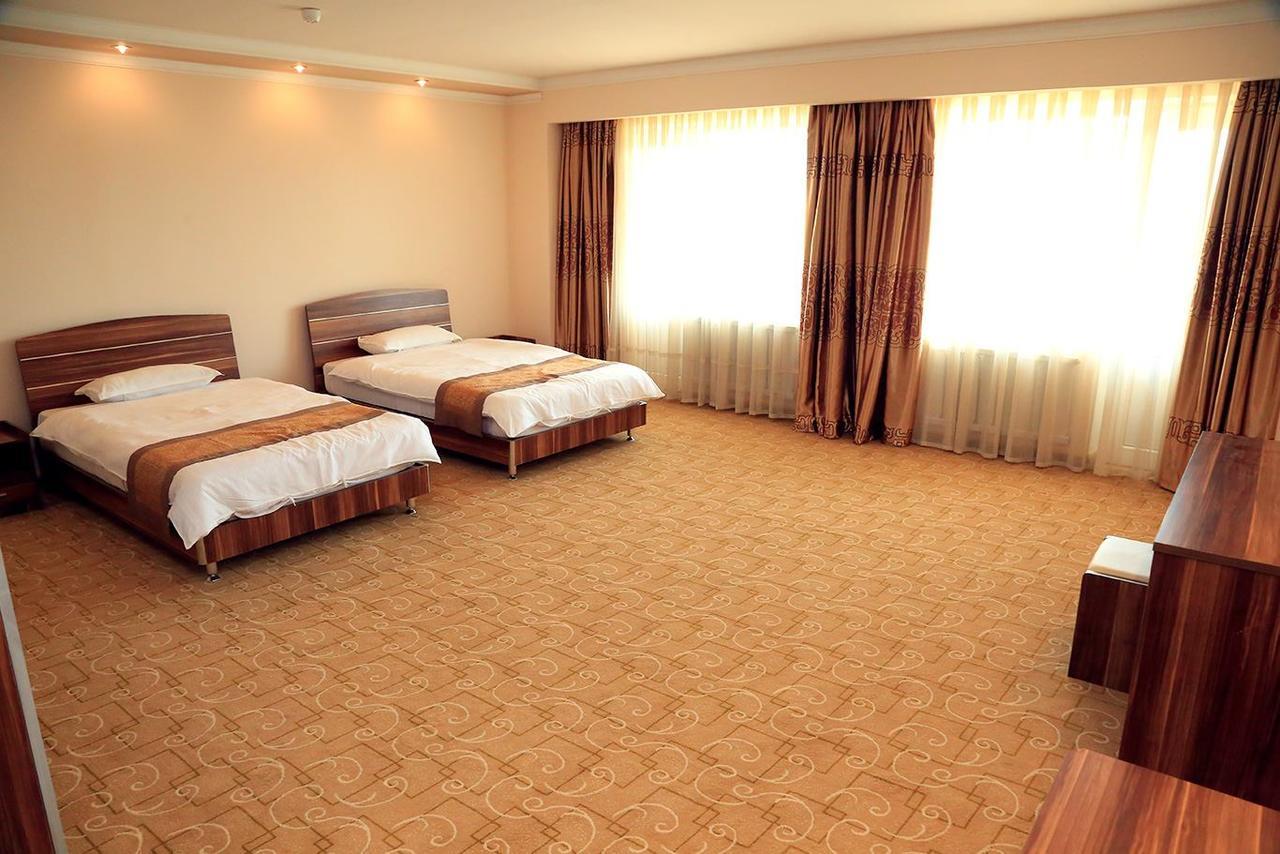 Ziyorat Luxury Hotel Fergana Bagian luar foto