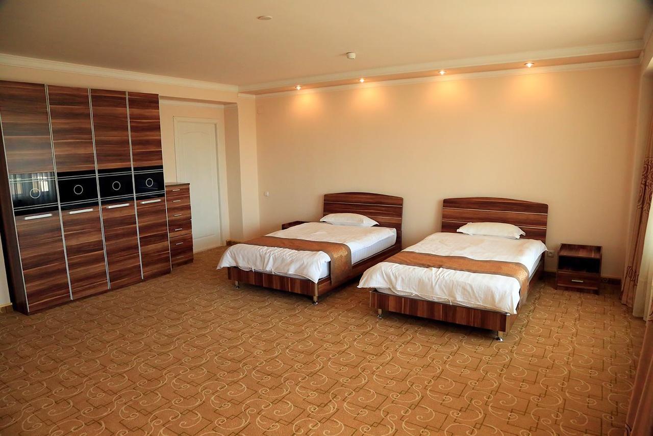 Ziyorat Luxury Hotel Fergana Bagian luar foto