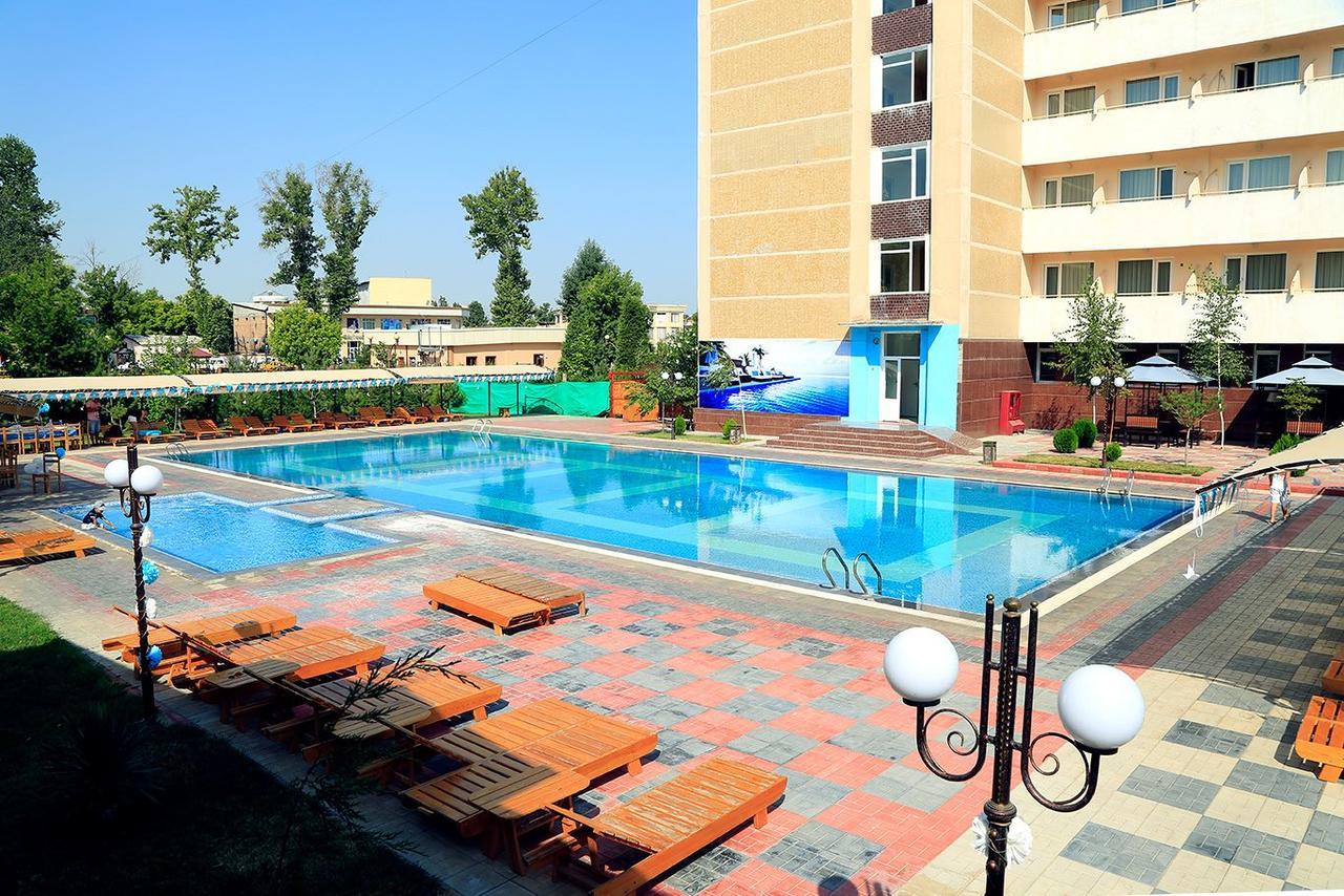 Ziyorat Luxury Hotel Fergana Bagian luar foto
