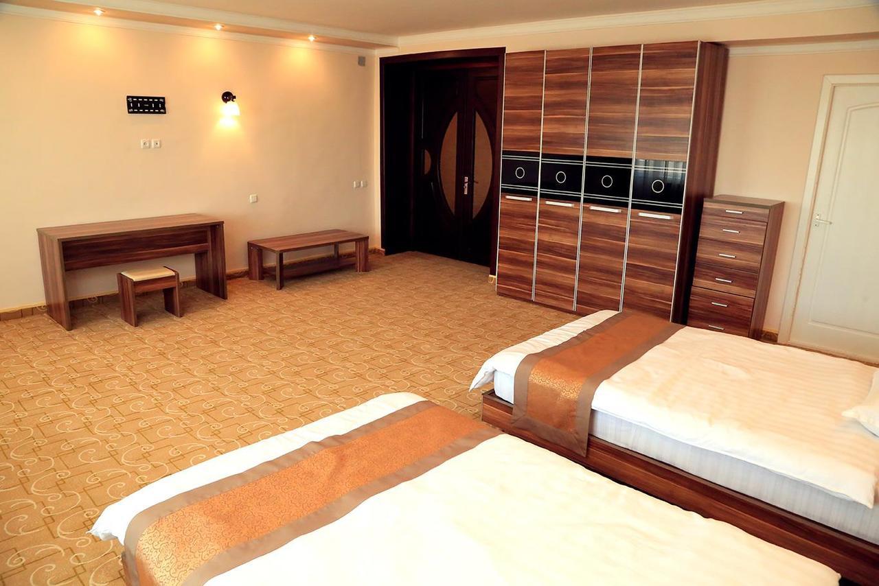 Ziyorat Luxury Hotel Fergana Bagian luar foto